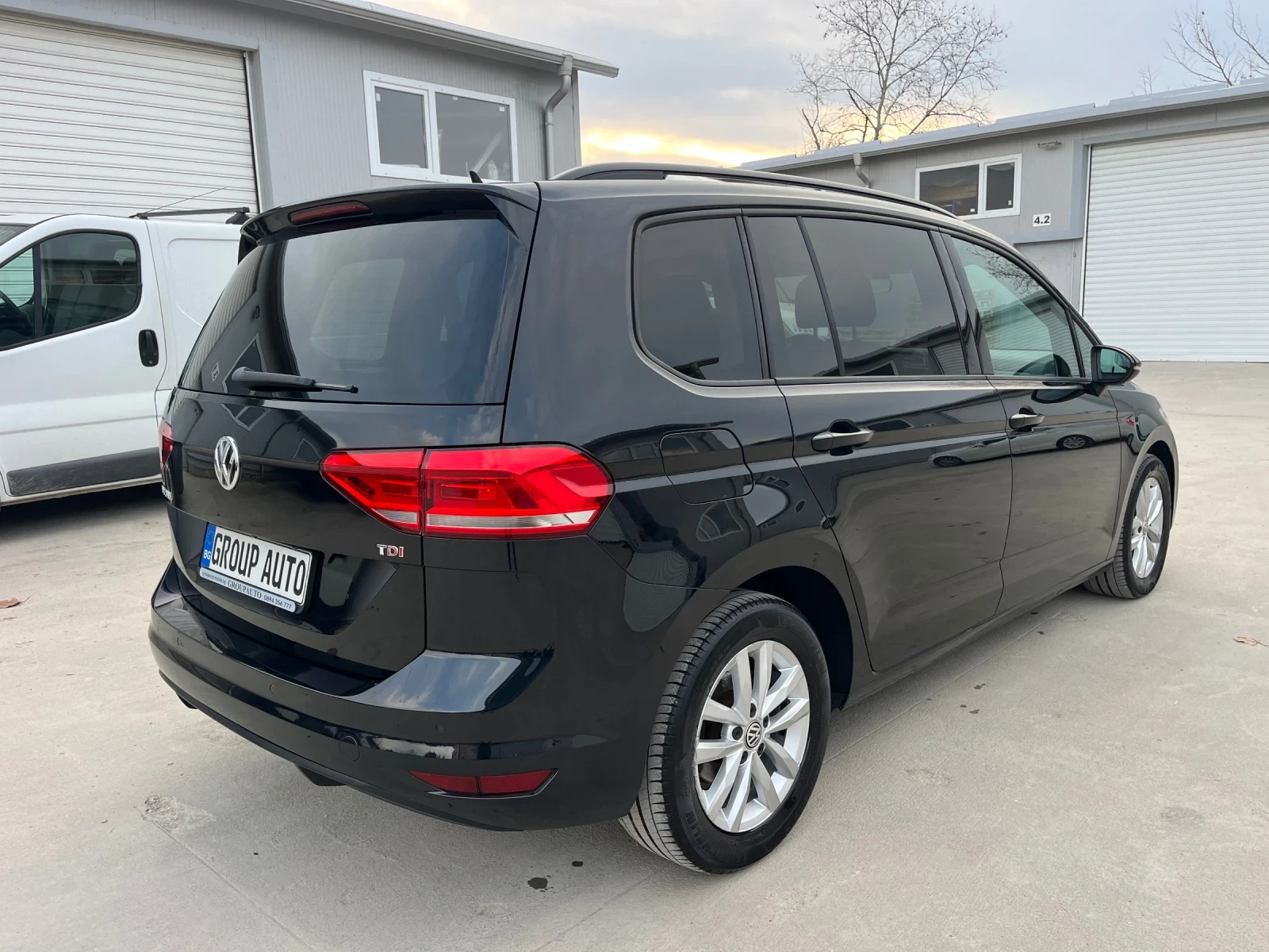 VW Touran 1, 6TDI-116k.с/6+ 1/АВТОМАТИК/НАВИГАЦИЯ/КАТО НОВ!! - изображение 7