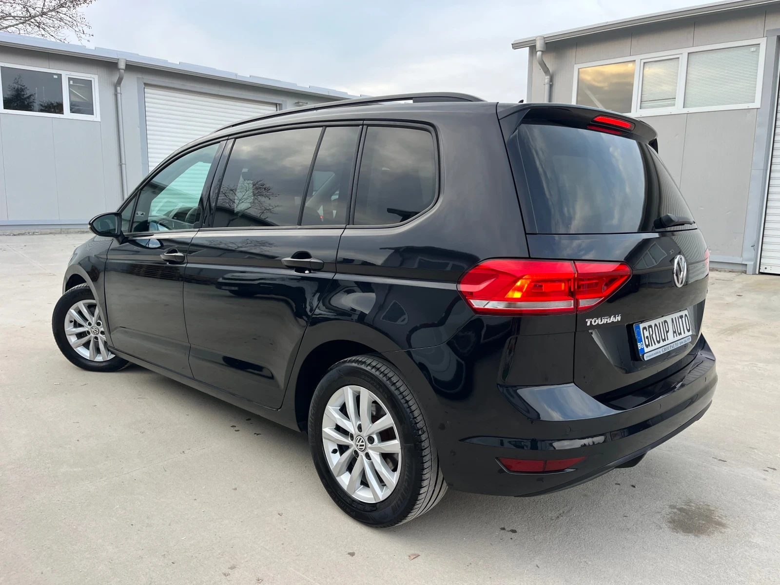 VW Touran 1, 6TDI-116k.с/6+ 1/АВТОМАТИК/НАВИГАЦИЯ/КАТО НОВ!! - изображение 5