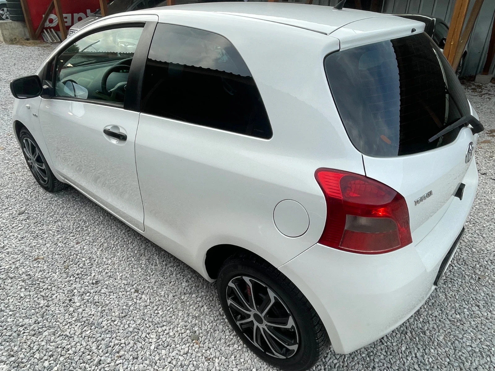 Toyota Yaris 1.4 D4-D - изображение 3