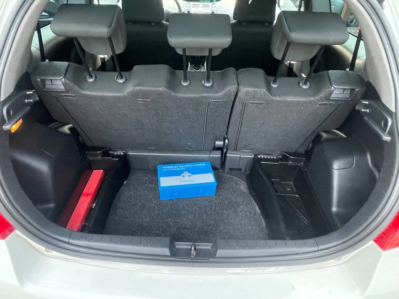 Toyota Yaris 1.4 D4-D - изображение 6