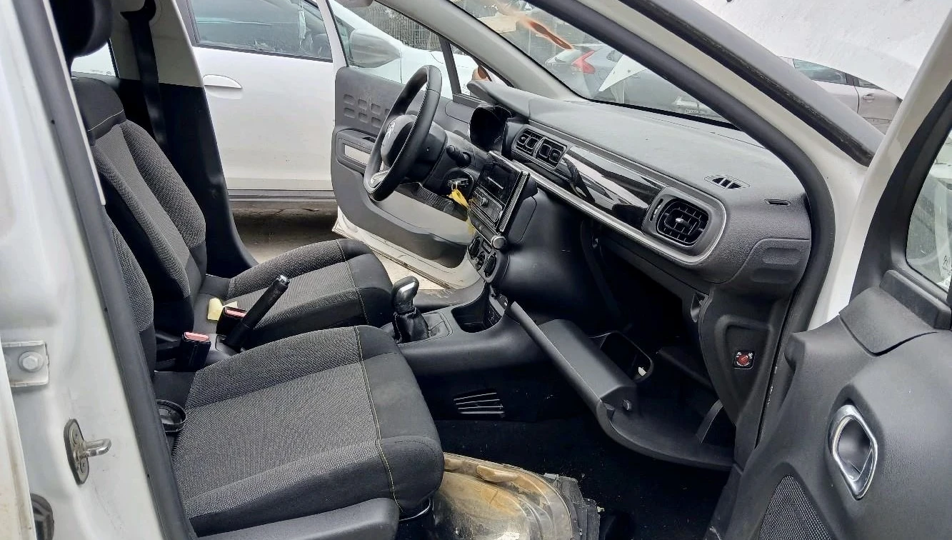 Citroen C3 1.2i AUTOMATIC EURO6 - изображение 10