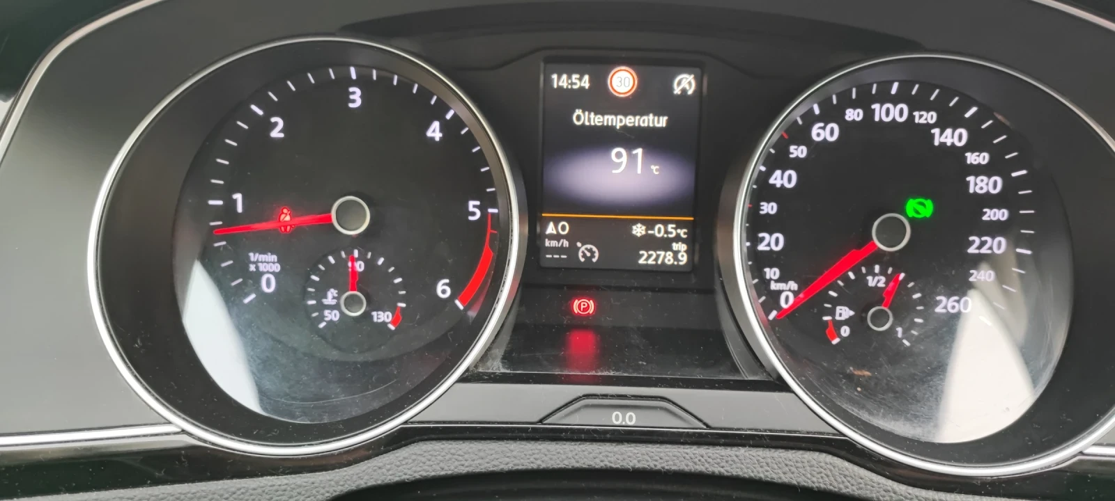 VW Passat 2.0TDI//190кс//R-LINE//4MOTION// - изображение 7