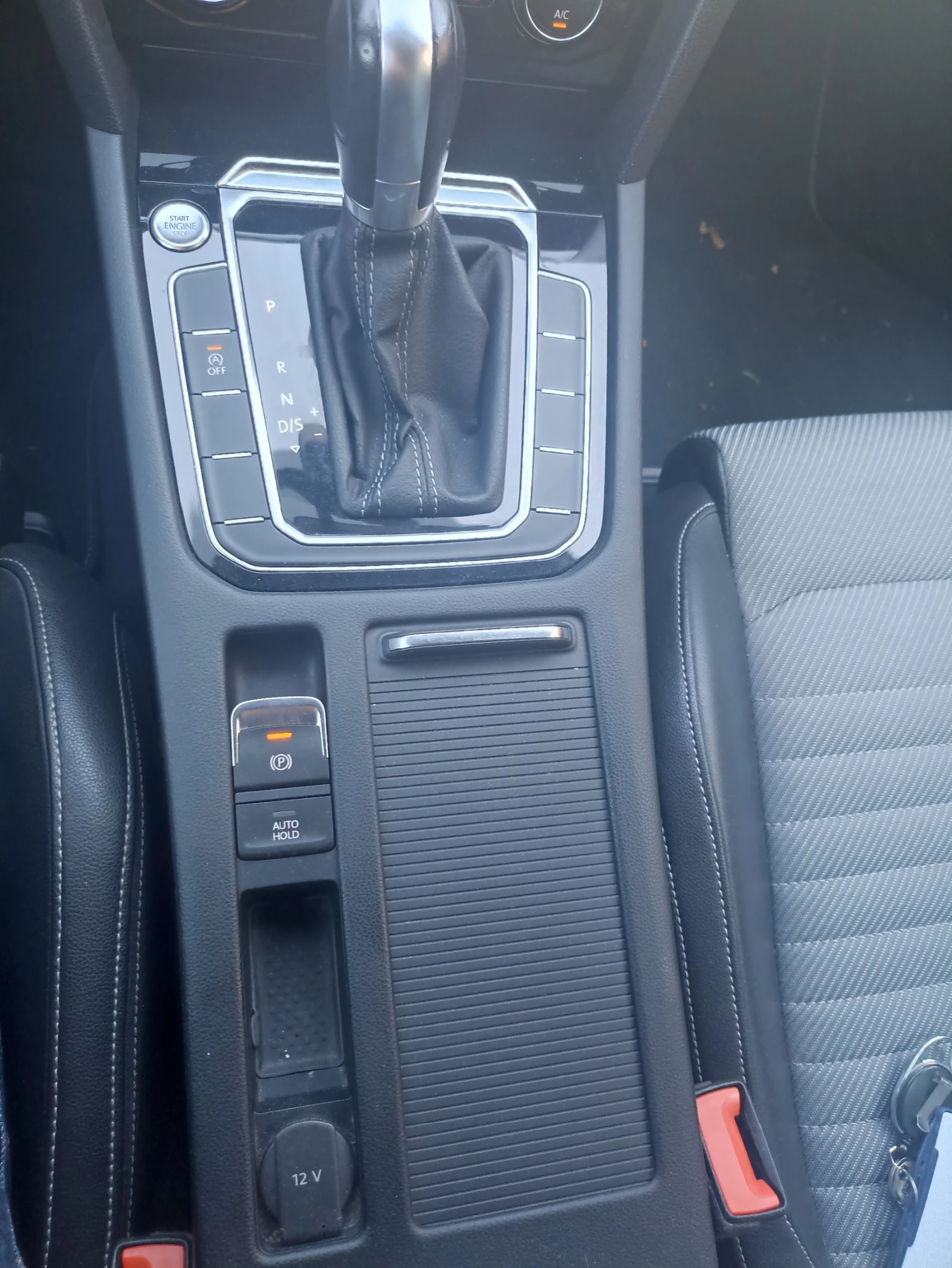 VW Passat R-Line Interior | Business Premium, снимка 15 - Автомобили и джипове - 53294830