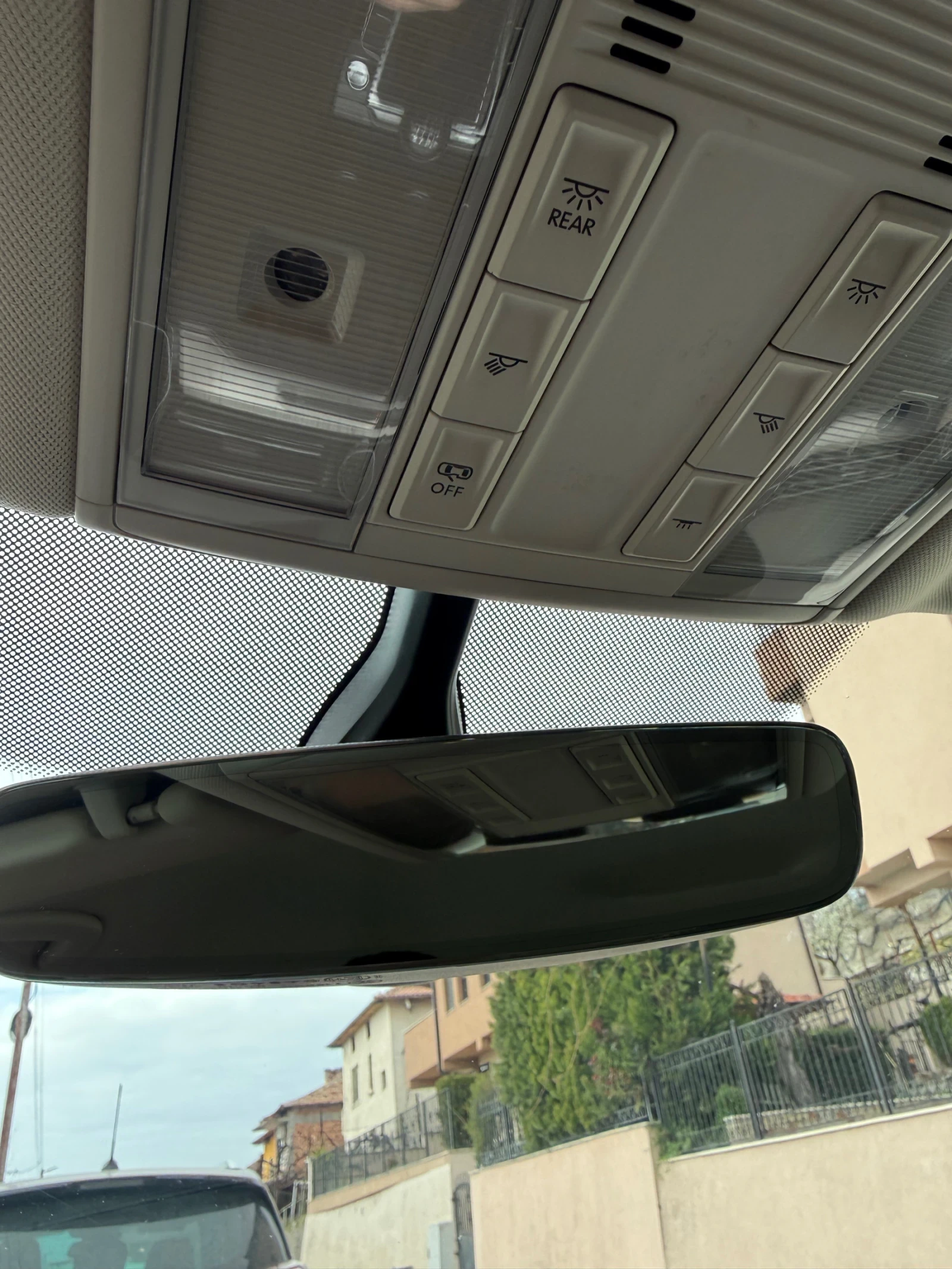 VW Passat Rline 2.0 TDI* HIGHLINE* VIRTUAL COCKPIT* DIST, снимка 12 - Автомобили и джипове - 53912111