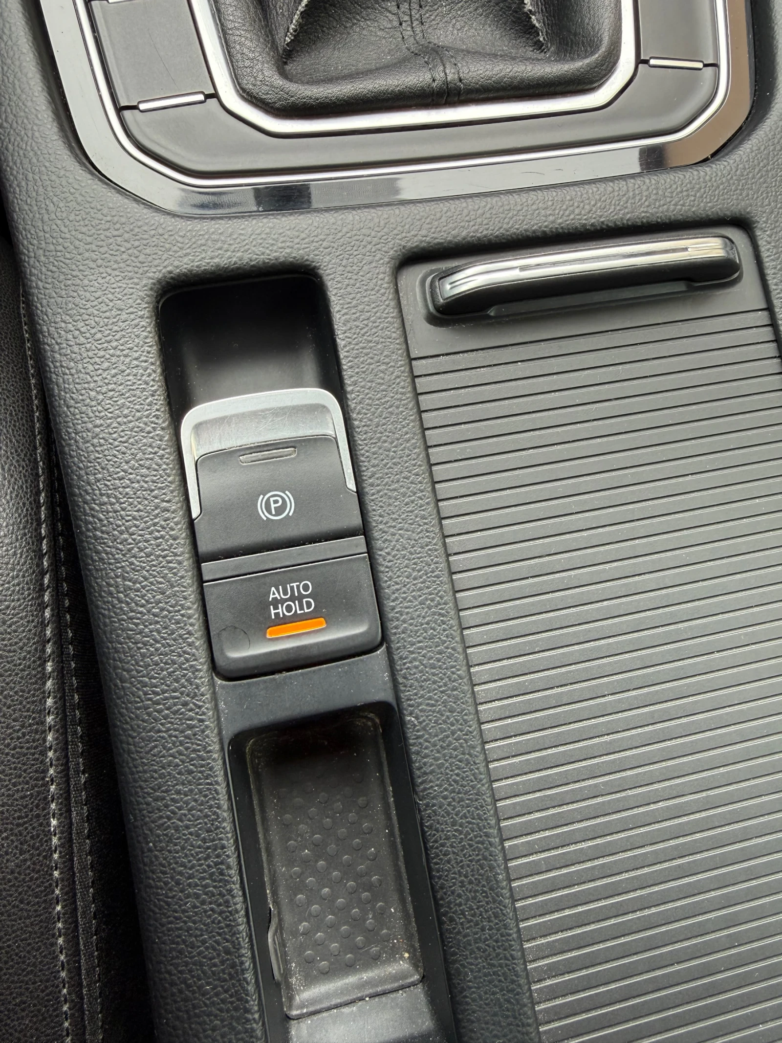 VW Passat Rline 2.0 TDI* HIGHLINE* VIRTUAL COCKPIT* DIST, снимка 11 - Автомобили и джипове - 53912111