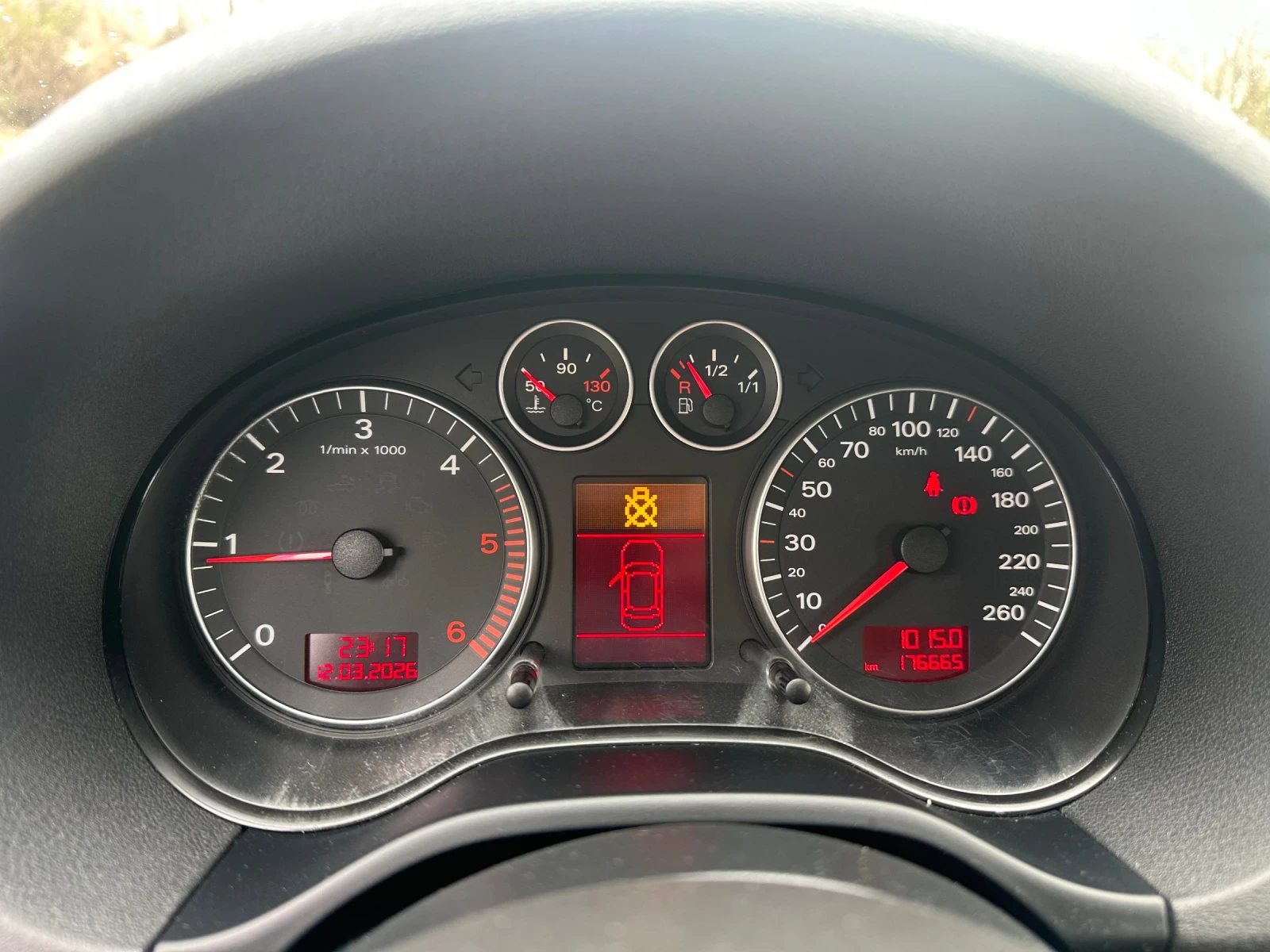 Audi A3 2.0 TDI 140kc 4x4, снимка 10 - Автомобили и джипове - 54020088