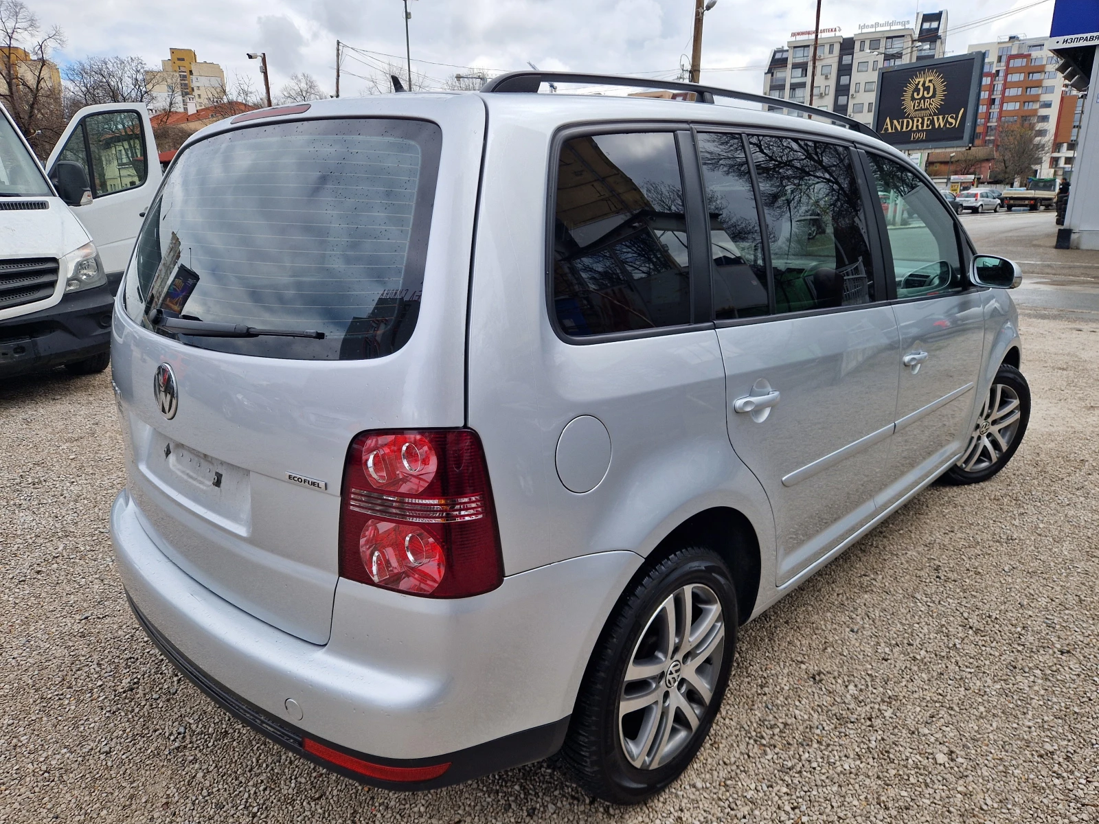 VW Touran 2.0Eco Fuel/HIGH LINE, снимка 5 - Автомобили и джипове - 54081128
