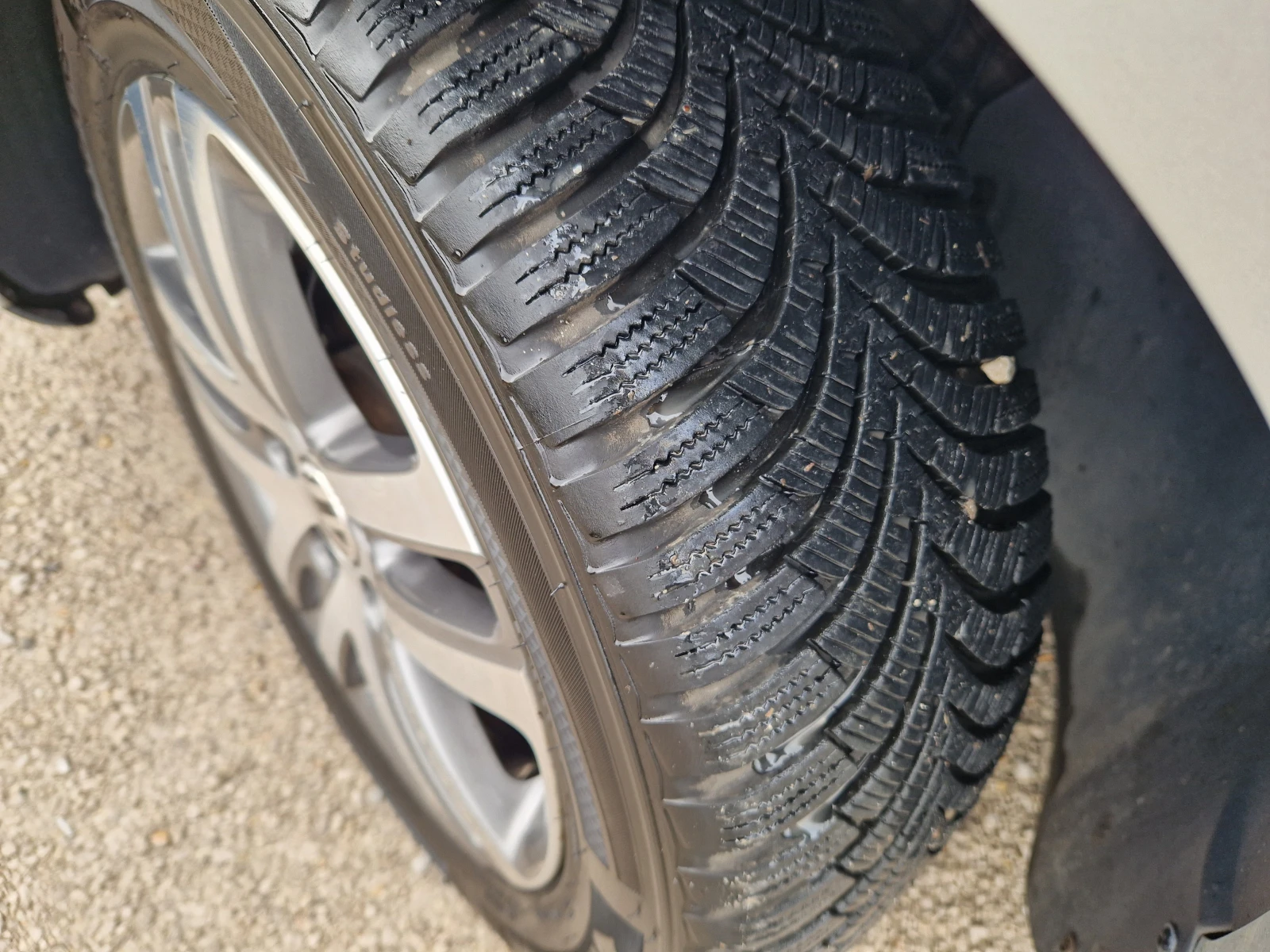 VW Touran 2.0Eco Fuel/HIGH LINE, снимка 9 - Автомобили и джипове - 54081128