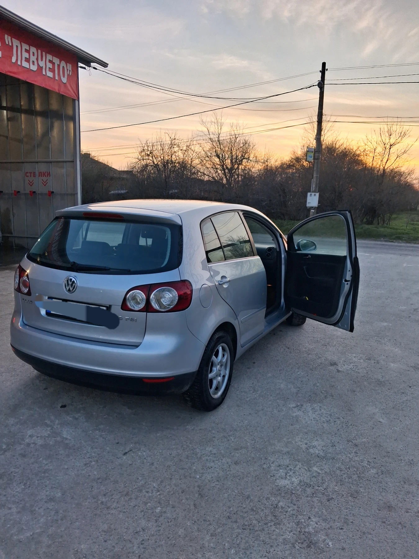 VW Golf Golf Plus, снимка 3 - Автомобили и джипове - 54436104