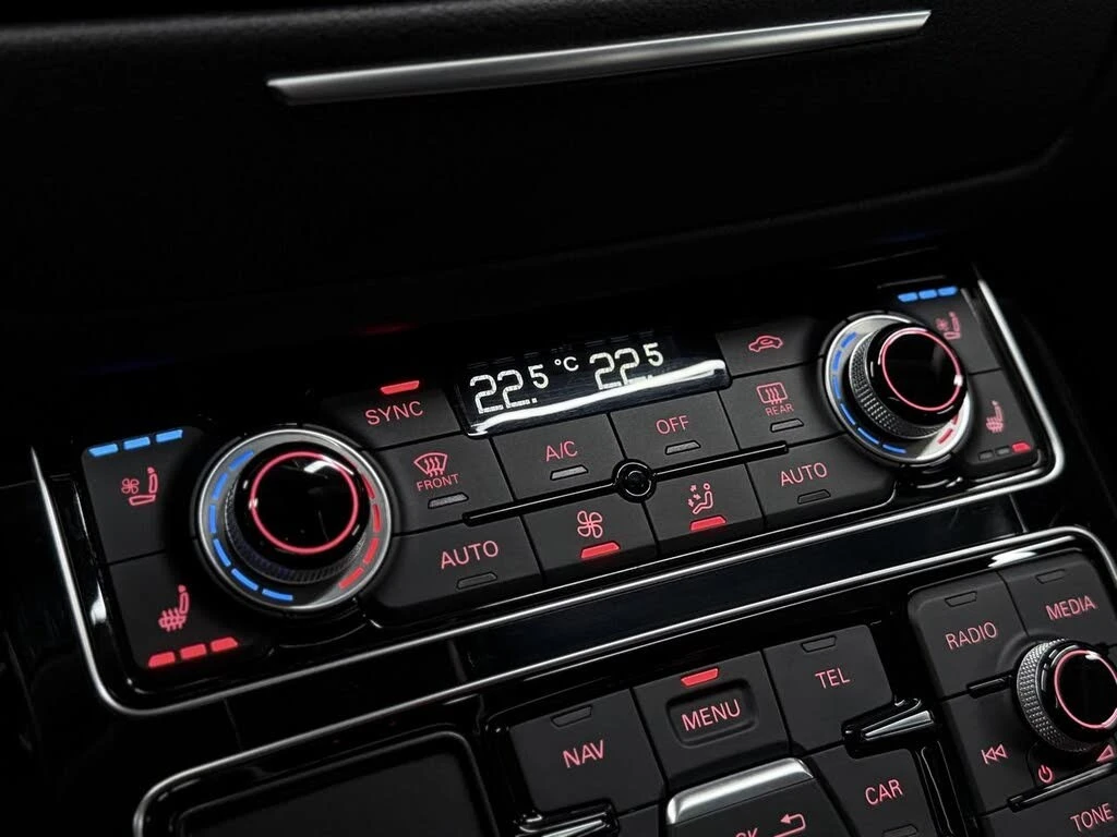 Audi A8 * S-Line* * HeadUp* AвтоКредит* (ЦЕНА ДО БГ), снимка 12 - Автомобили и джипове - 54519496