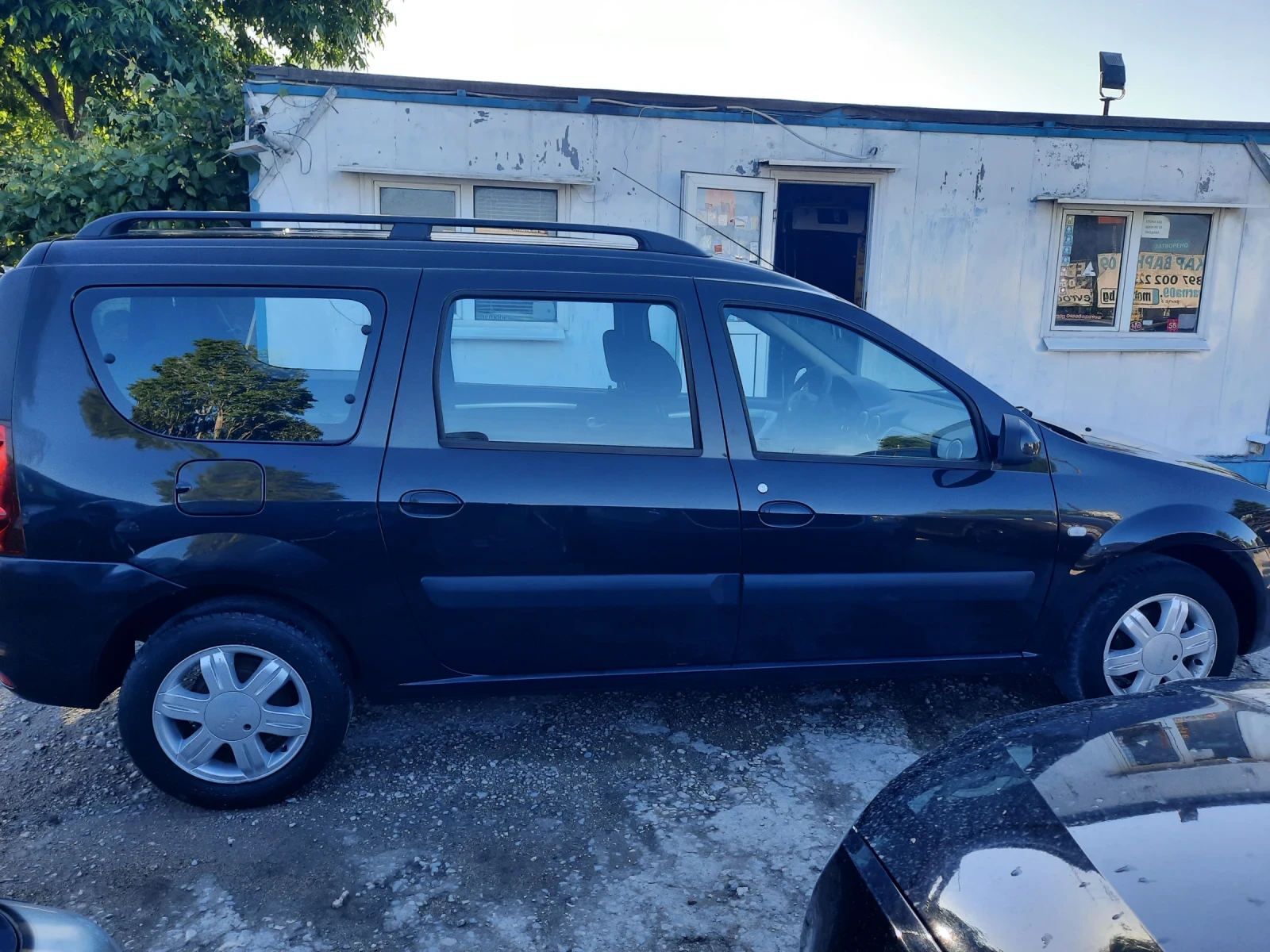 Dacia Logan 2010та 1.6i 6+ 1 A/C, снимка 5 - Автомобили и джипове - 54683673
