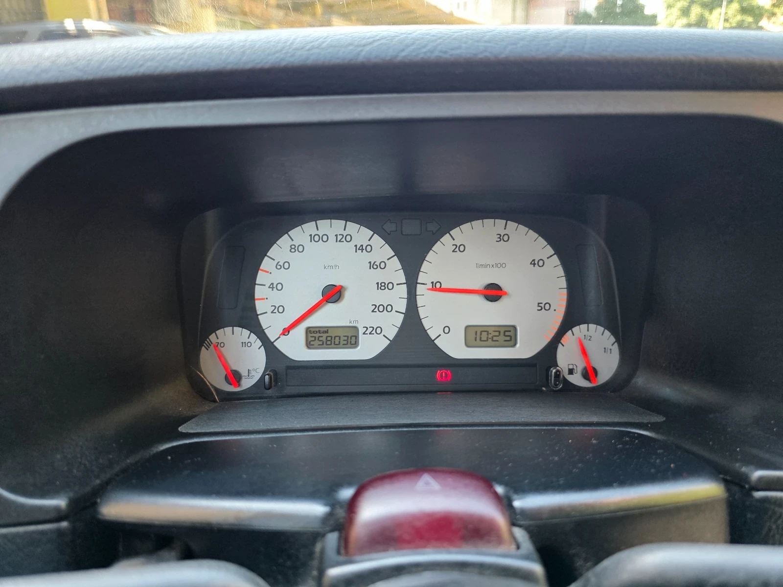 VW Golf 1.9tdi 90k.c., снимка 12 - Автомобили и джипове - 55308573
