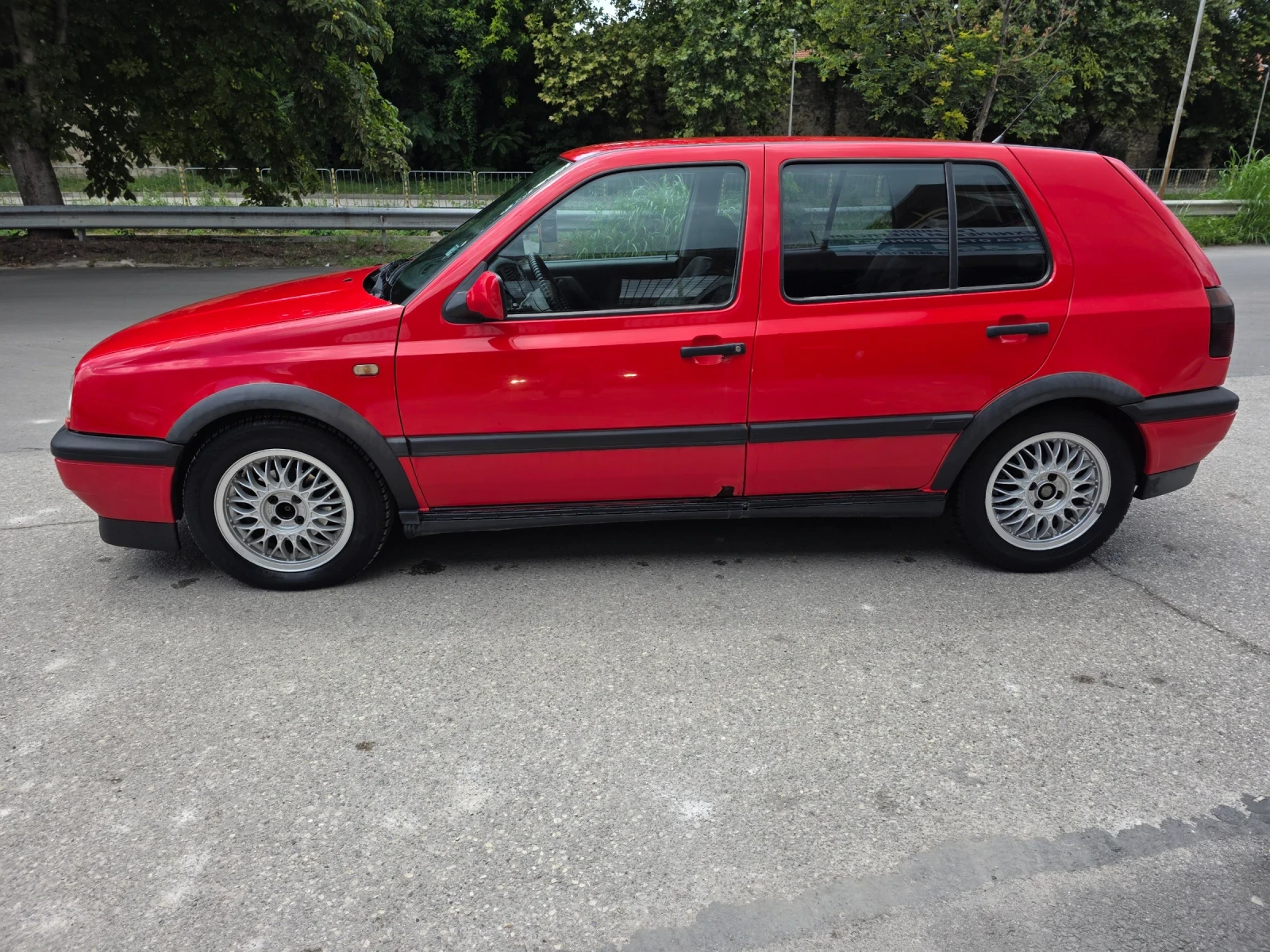 VW Golf 1.9tdi 90k.c., снимка 6 - Автомобили и джипове - 55418441