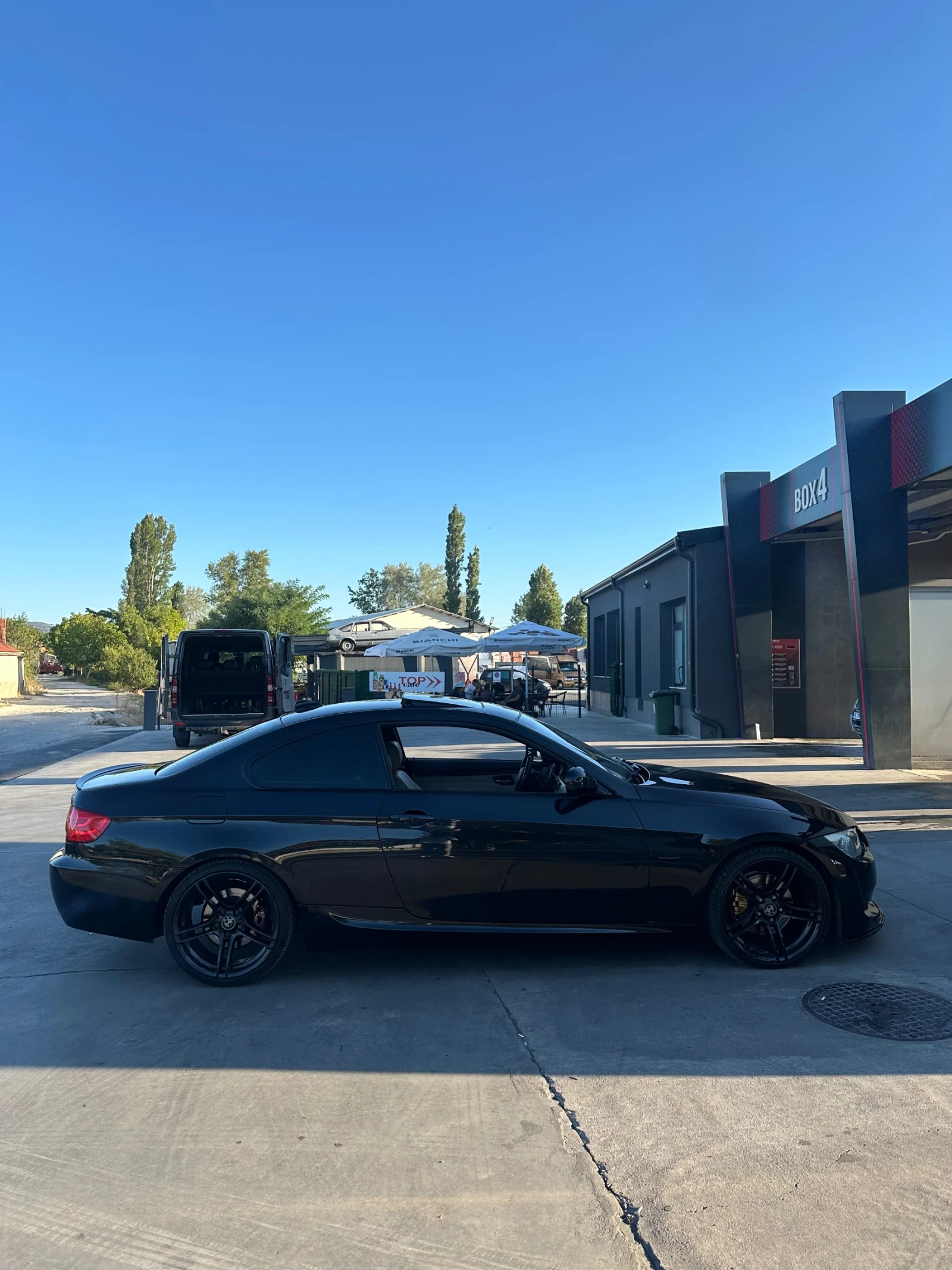 BMW 320 320, снимка 4 - Автомобили и джипове - 55344560