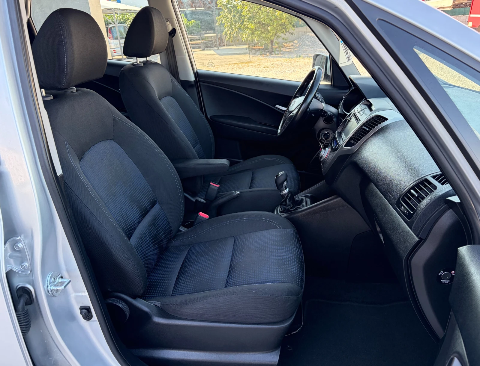 Hyundai Ix20 1.4i, снимка 13 - Автомобили и джипове - 55610387