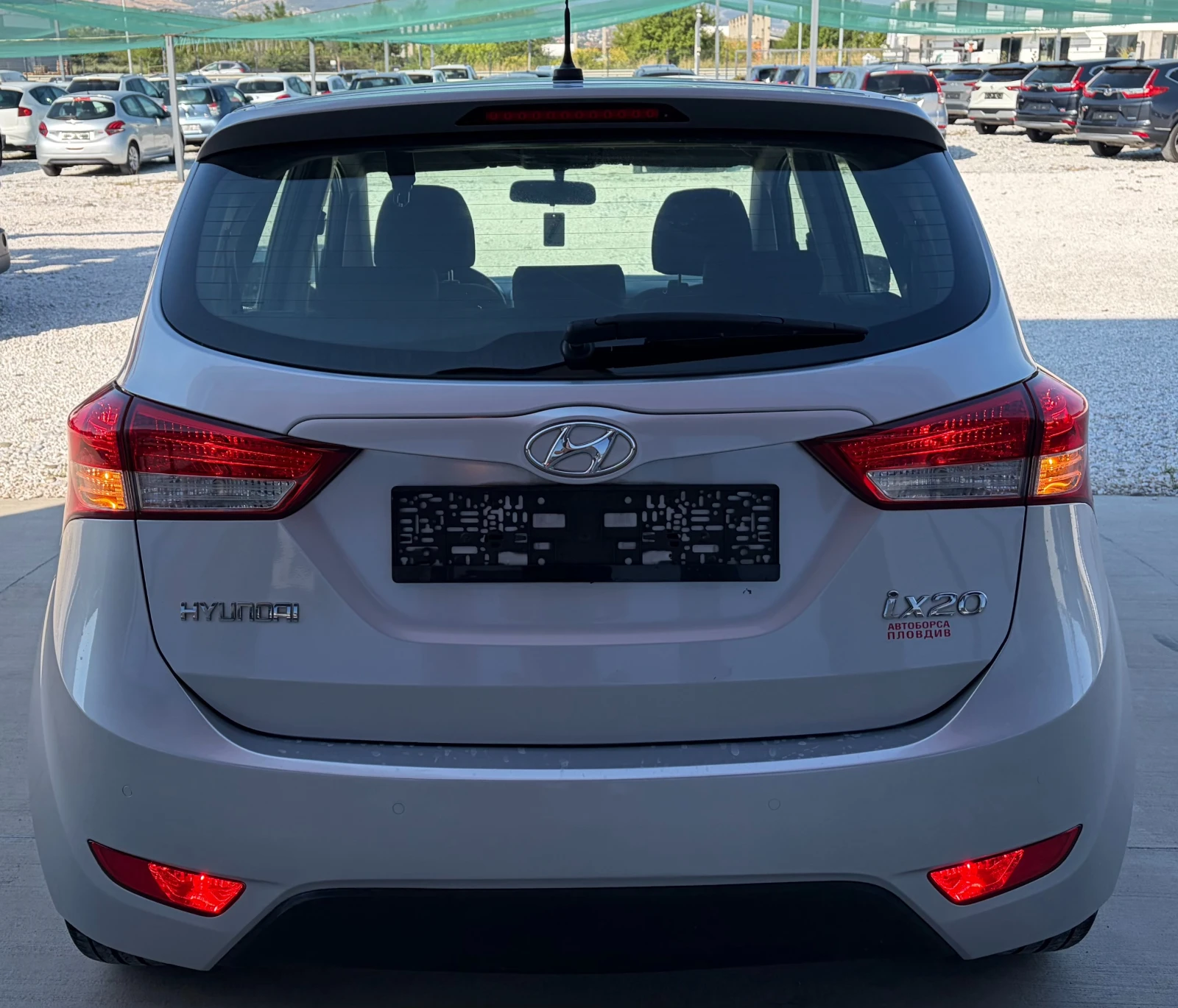 Hyundai Ix20 1.4i, снимка 5 - Автомобили и джипове - 55610387