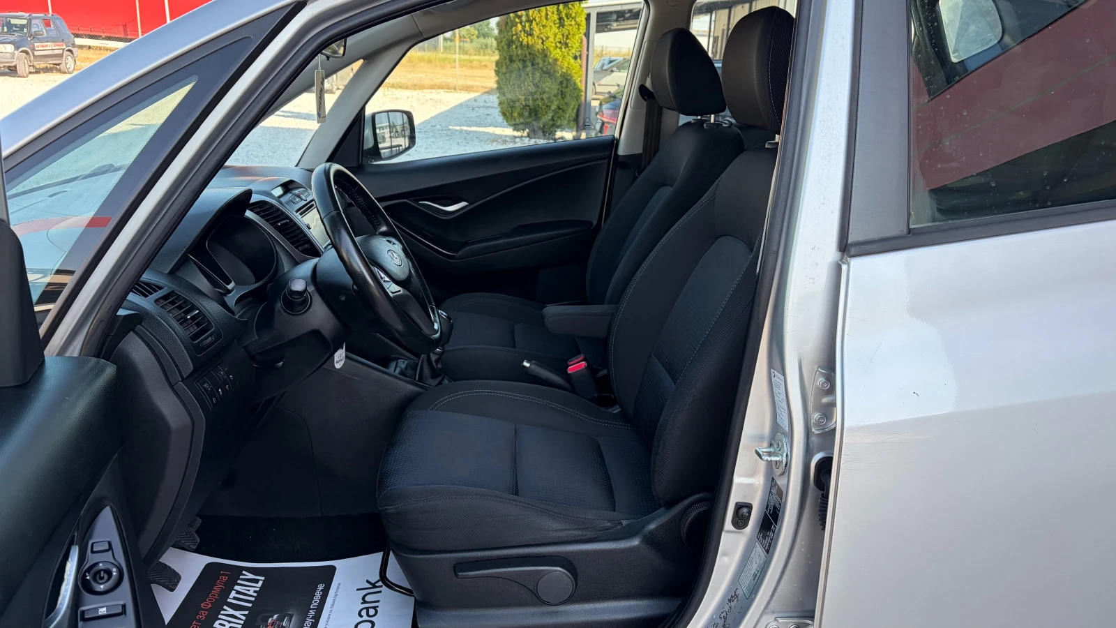Hyundai Ix20 1.4i, снимка 7 - Автомобили и джипове - 55610387