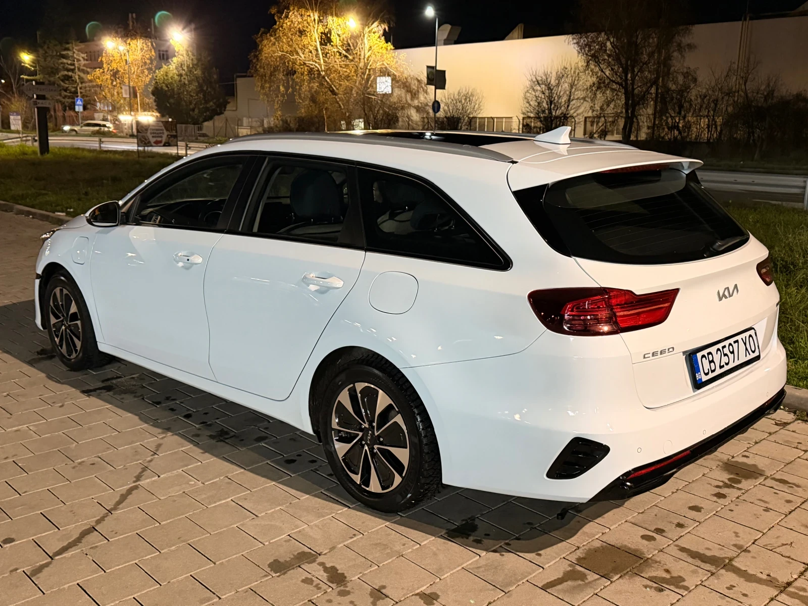 Kia Ceed GDI Plug-in Hybrid 141 к.с., снимка 5 - Автомобили и джипове - 55636597