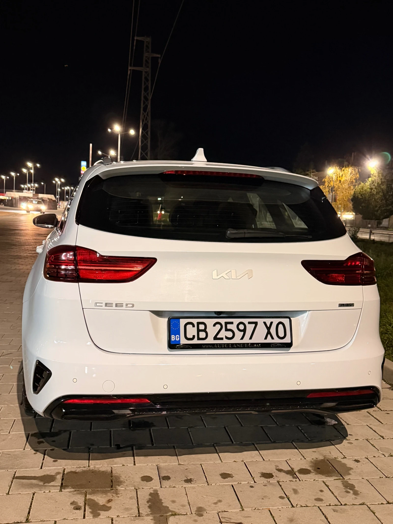 Kia Ceed GDI Plug-in Hybrid 141 к.с., снимка 4 - Автомобили и джипове - 55636597