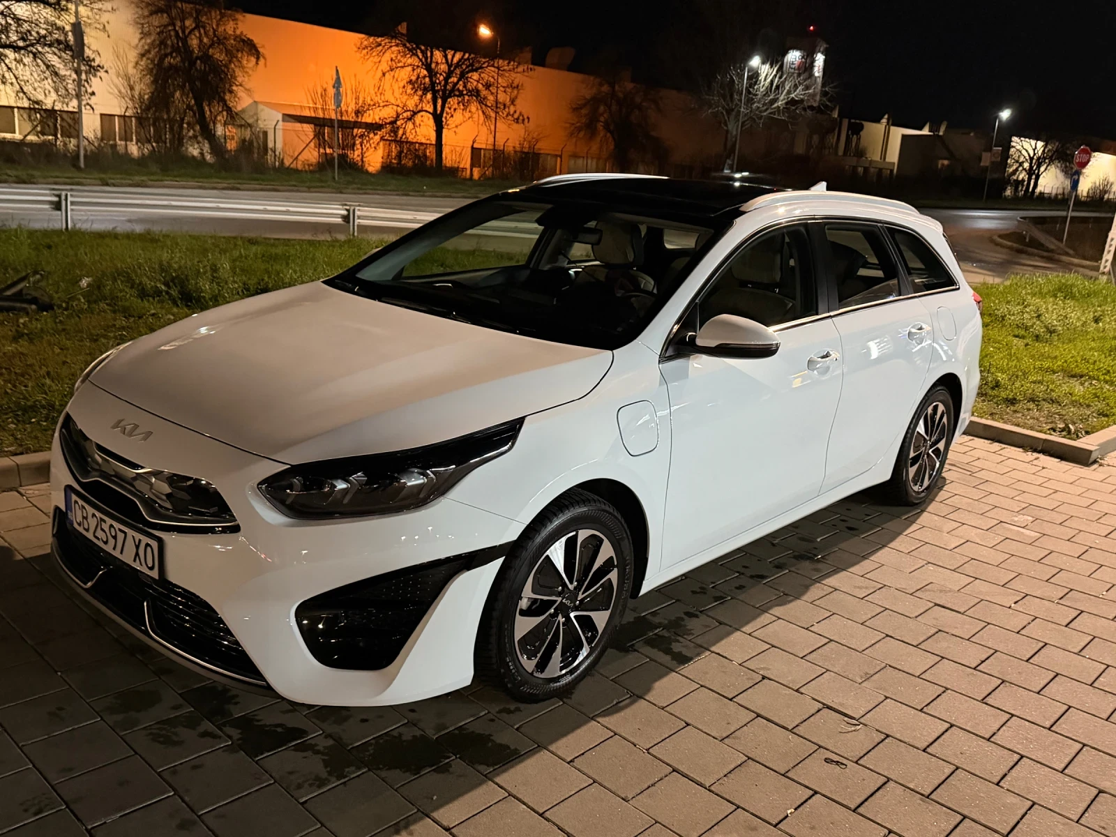 Kia Ceed GDI Plug-in Hybrid 141 к.с., снимка 7 - Автомобили и джипове - 55636597