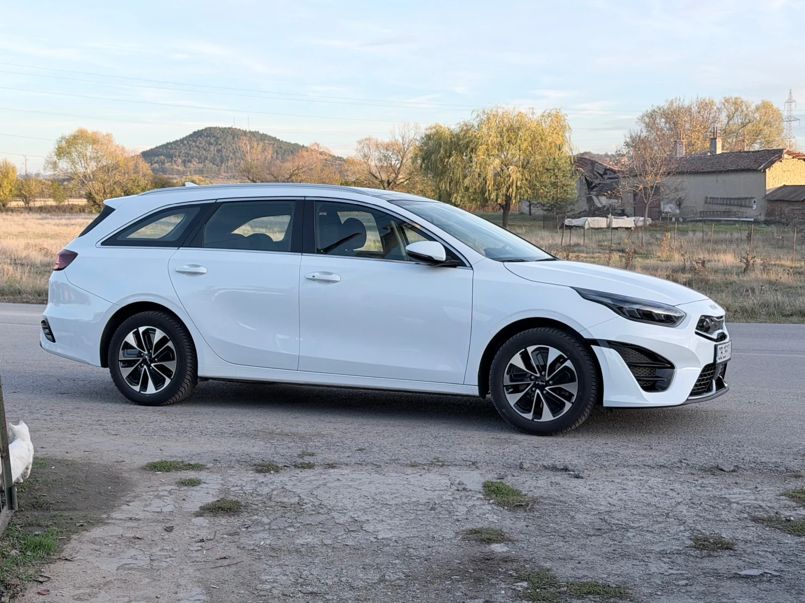 Kia Ceed GDI Plug-in Hybrid 141 к.с., снимка 11 - Автомобили и джипове - 55636597