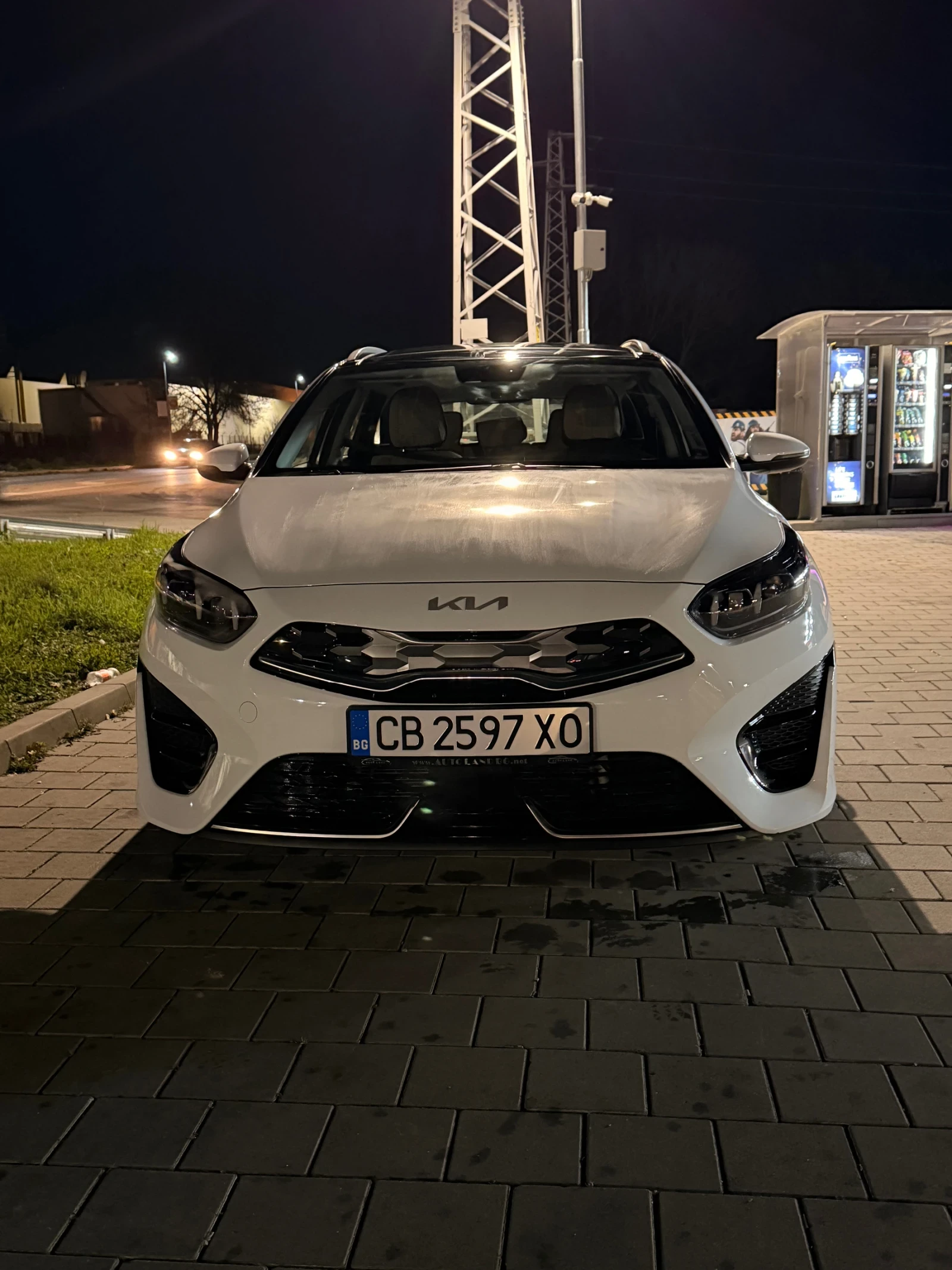 Kia Ceed GDI Plug-in Hybrid 141 к.с., снимка 10 - Автомобили и джипове - 55636597