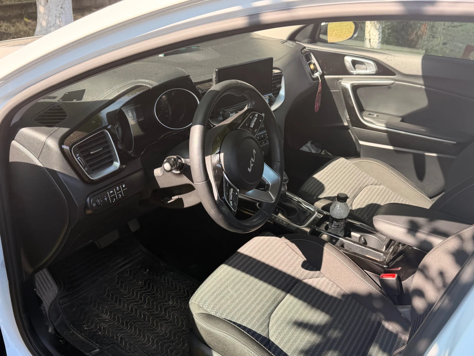 Kia Ceed GDI Plug-in Hybrid 141 к.с., снимка 14 - Автомобили и джипове - 55636597