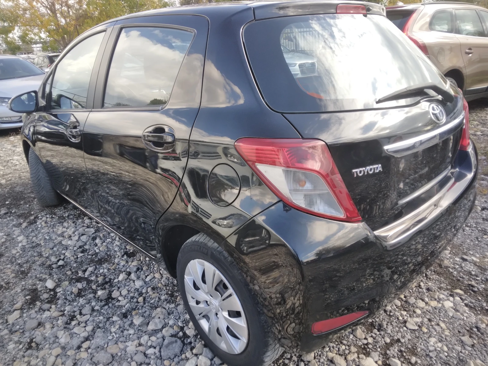 Toyota Yaris, снимка 8 - Автомобили и джипове - 56614975