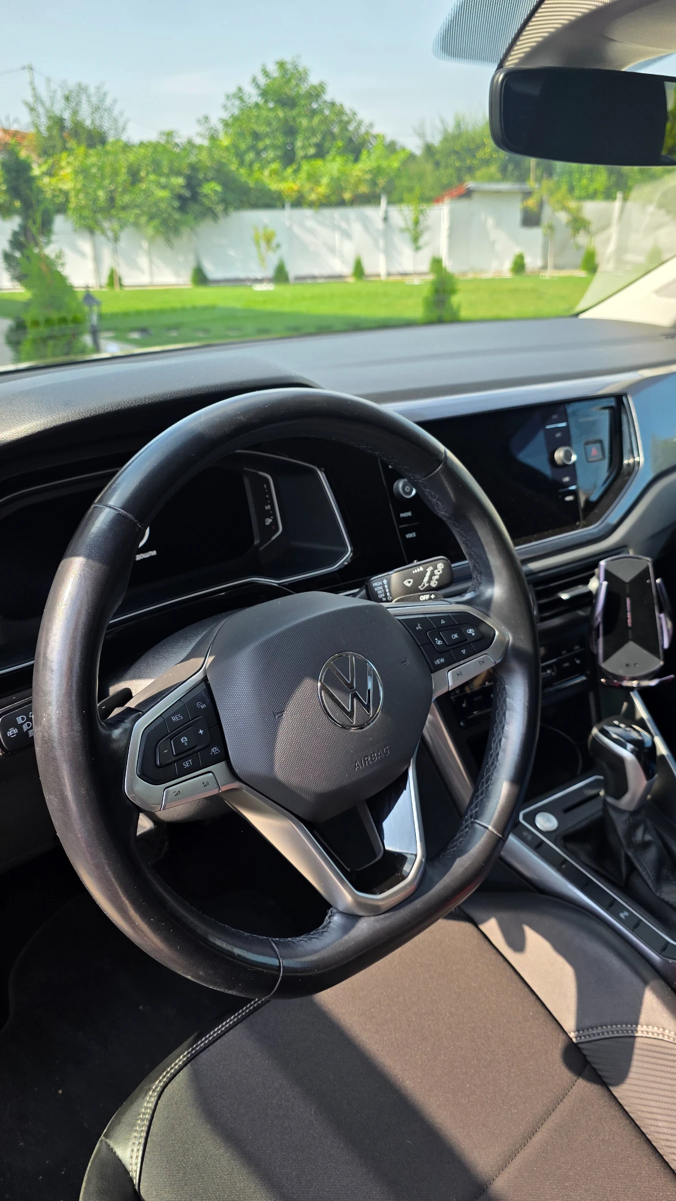 VW Taigo Style , снимка 8 - Автомобили и джипове - 56645380