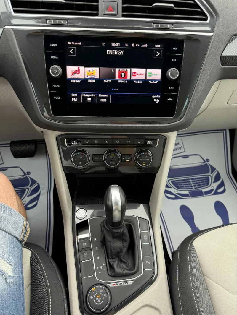 VW Tiguan 2.0 TDI 4 motion , снимка 8 - Автомобили и джипове - 51912432