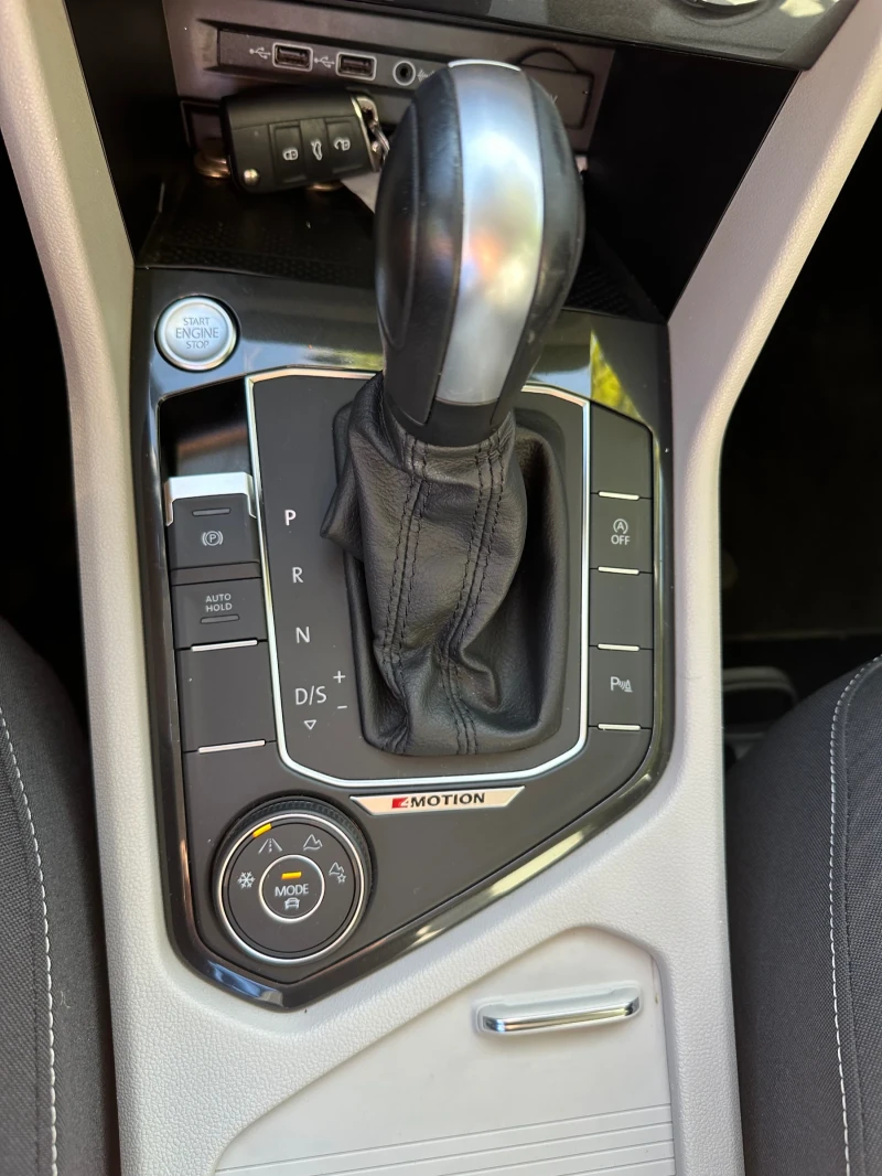 VW Tiguan 2.0 TDI 4 motion , снимка 12 - Автомобили и джипове - 51912432