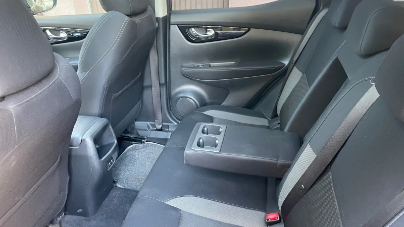 Nissan Qashqai, снимка 9 - Автомобили и джипове - 52875341