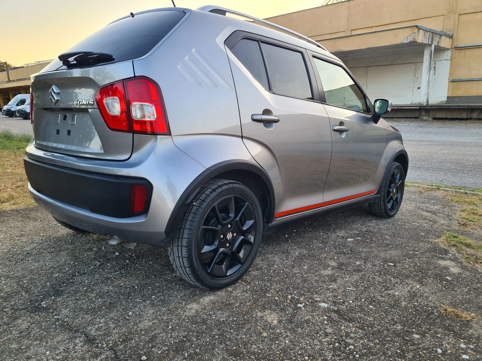 Suzuki Ignis 1.2i/автоматик - изображение 5