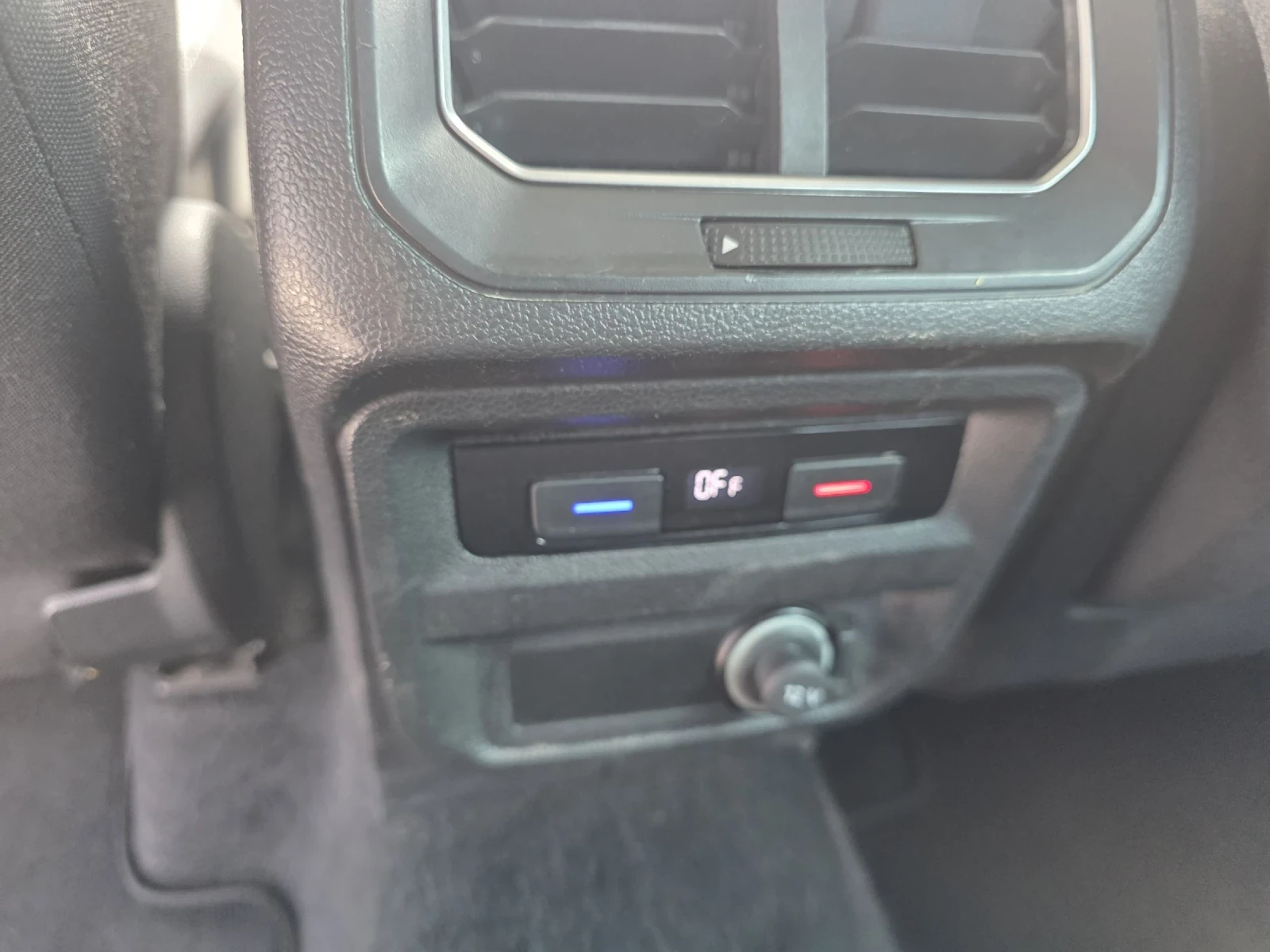 VW Tiguan 2.0TDI 4X4 DSG NAVI Лизинг, снимка 14 - Автомобили и джипове - 54038386