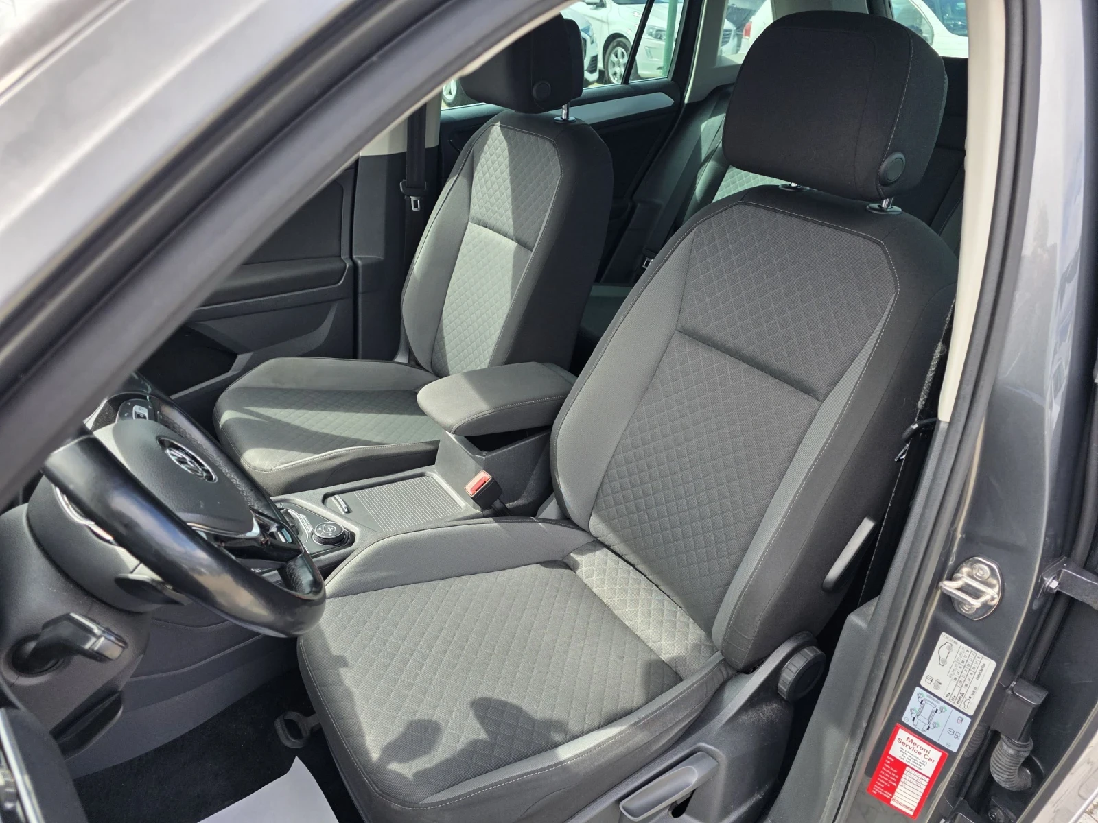 VW Tiguan 2.0TDI 4X4 DSG NAVI Лизинг, снимка 9 - Автомобили и джипове - 54038386