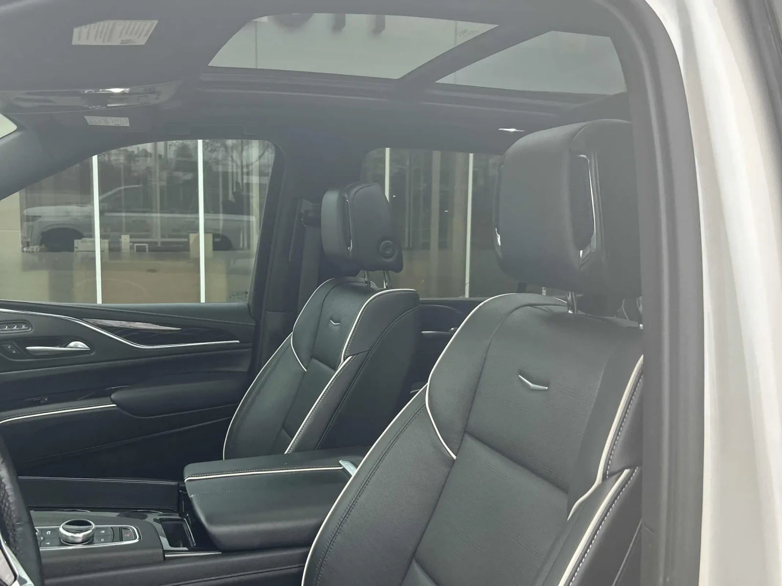 Cadillac Escalade Sport * * CARFAX * * АВТО КРЕДИТ * * , снимка 10 - Автомобили и джипове - 54222113