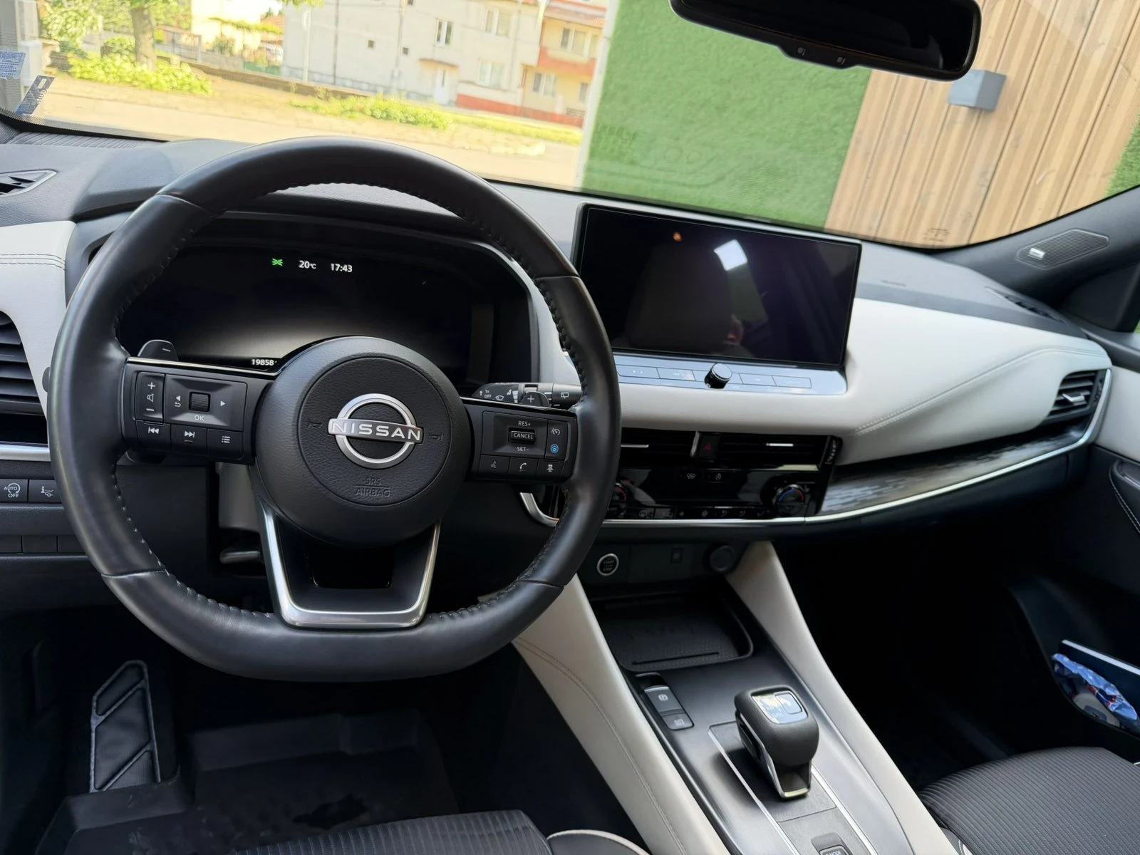 Nissan Qashqai 1.3  DIG -T HO CVT Tekna Two Tone, снимка 10 - Автомобили и джипове - 54728369