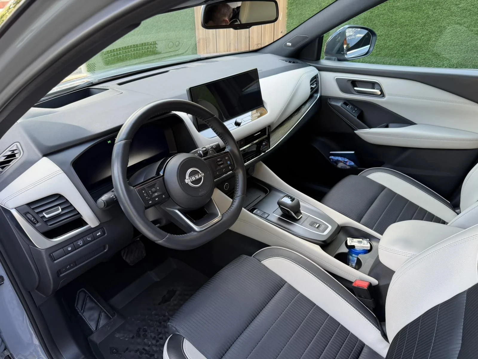 Nissan Qashqai 1.3  DIG -T HO CVT Tekna Two Tone, снимка 8 - Автомобили и джипове - 54728369