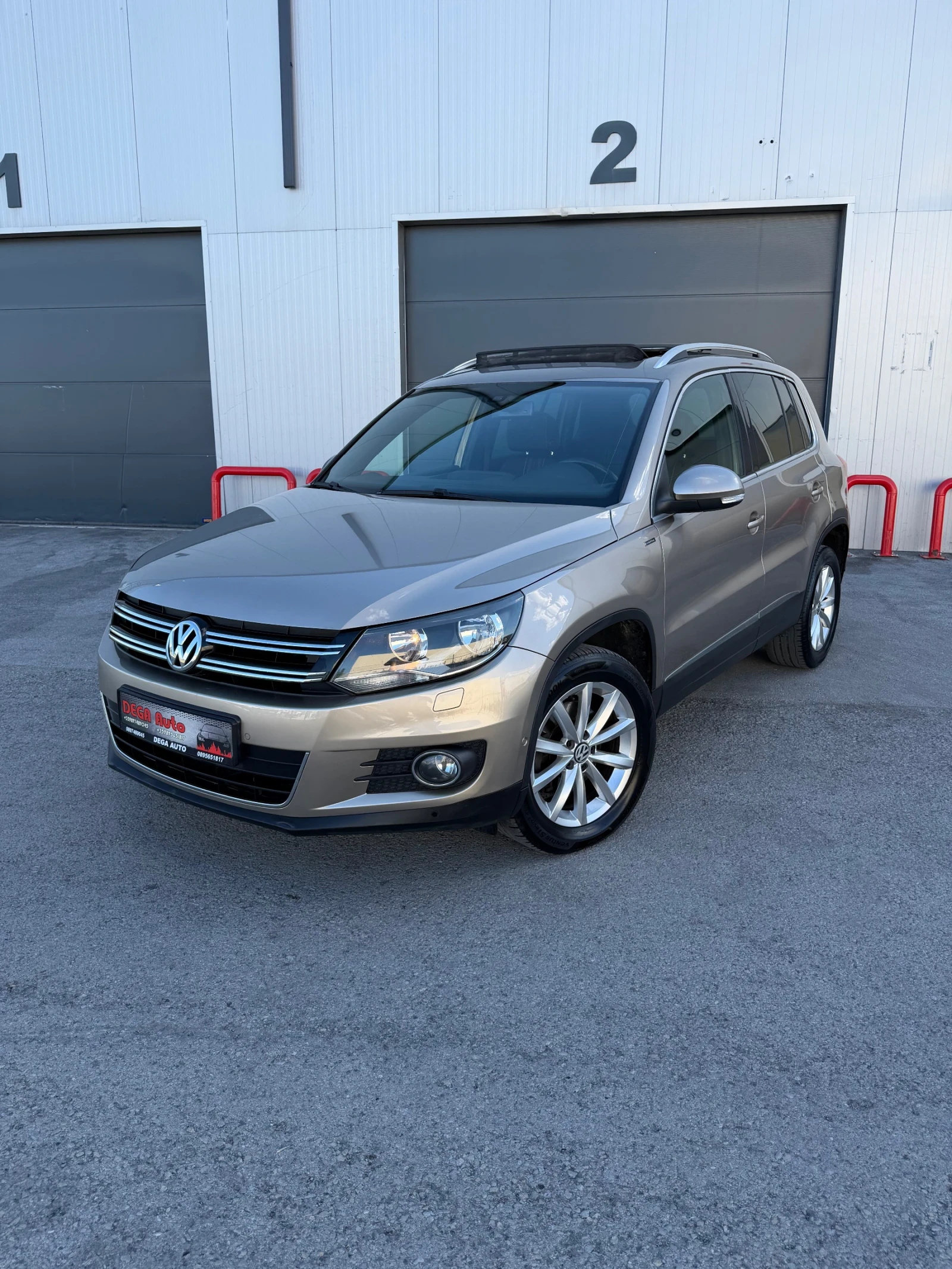 VW Tiguan 2.0tdi 150k.c* LOUNGE* Панорама* DSG* 360 Камера* , снимка 3 - Автомобили и джипове - 54969045