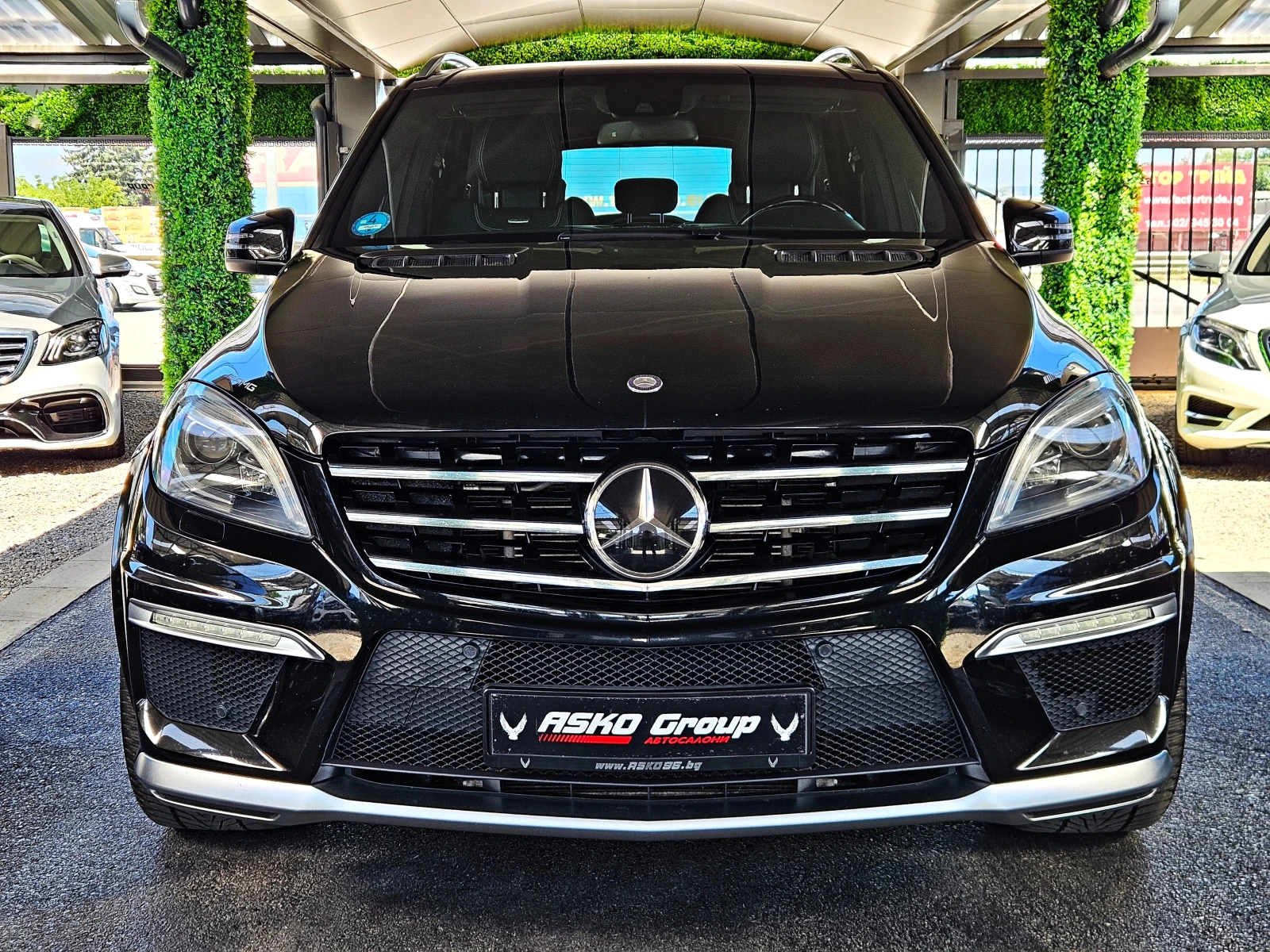 Mercedes-Benz ML 63 AMG ТVx3/DISTR/PANO/CAMERA/HARMAN/ОБДУХ/AMBIENT/LIZING, снимка 2 - Автомобили и джипове - 55492062