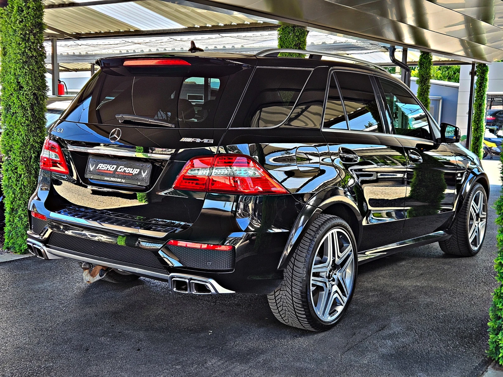 Mercedes-Benz ML 63 AMG ТVx3/DISTR/PANO/CAMERA/HARMAN/ОБДУХ/AMBIENT/LIZING, снимка 5 - Автомобили и джипове - 55492062