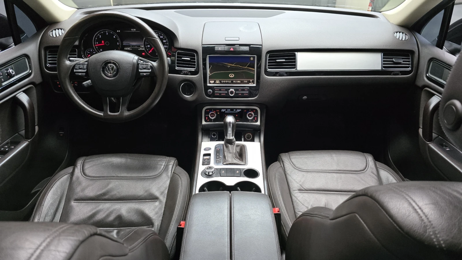 VW Touareg 3.0 TDI* 360* ЕЛ. БАГАЖНИК* ЛЮК* КРАЙНА ЦЕНА, снимка 7 - Автомобили и джипове - 55983951