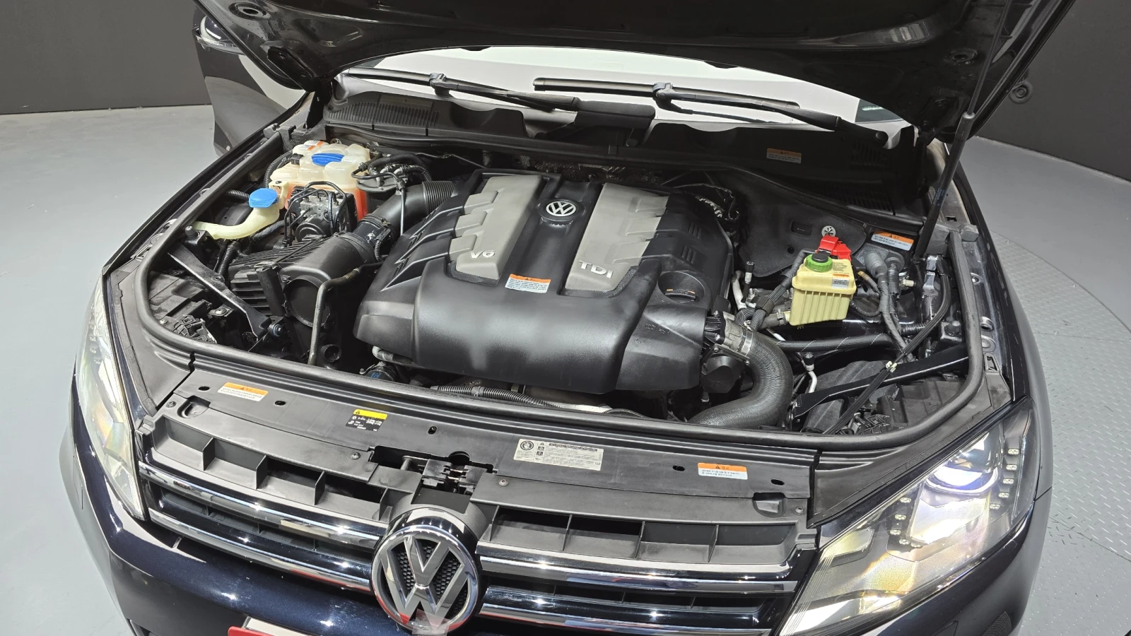 VW Touareg 3.0 TDI* 360* ЕЛ. БАГАЖНИК* ЛЮК* КРАЙНА ЦЕНА, снимка 6 - Автомобили и джипове - 55983951