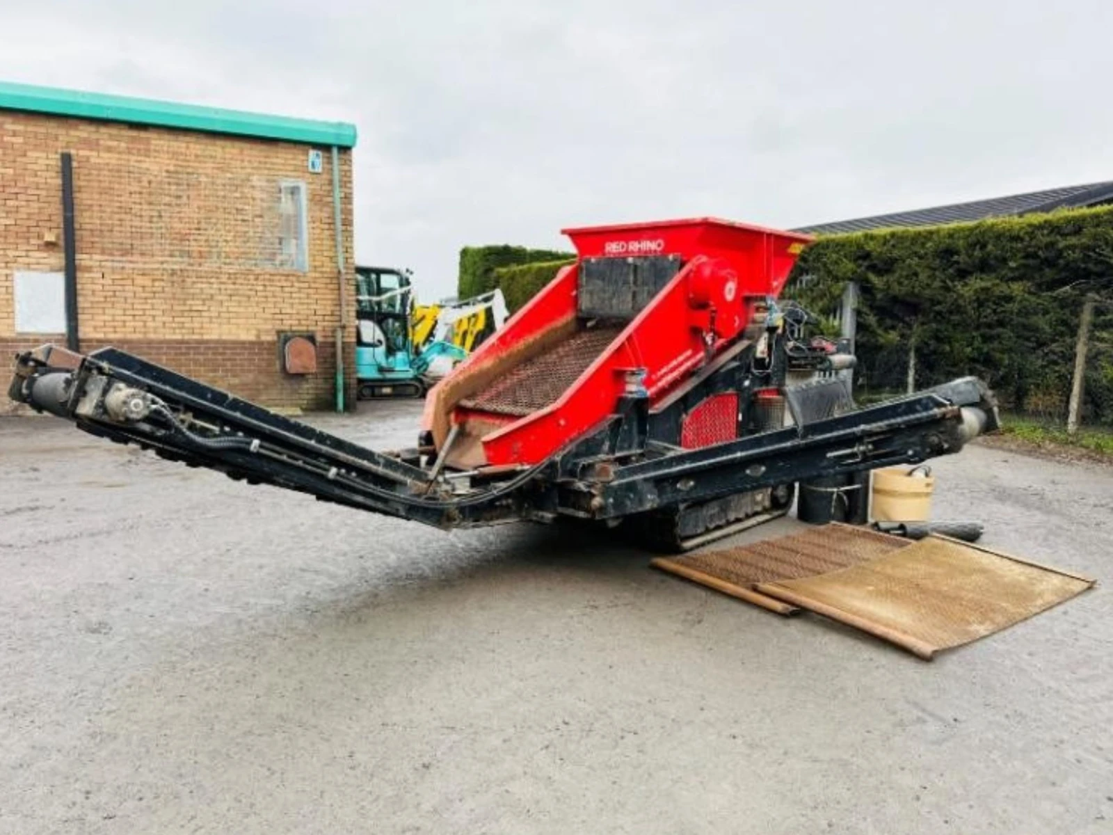 ������ �� ������� ��������� RED RHINO Track 3-Way Mini Screener | Mobile.bg � ����������� 1