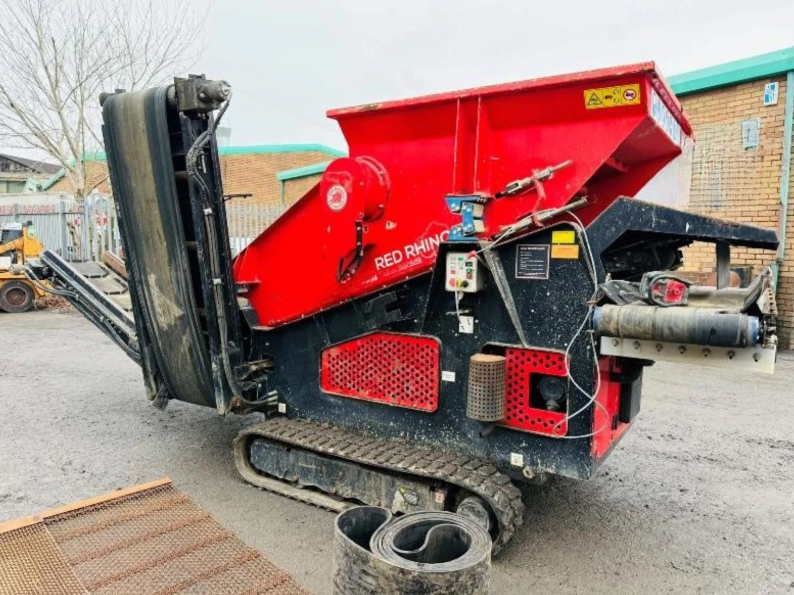 Машини за насипни материали Друга RED RHINO Track 3-Way Mini Screener - изображение 3