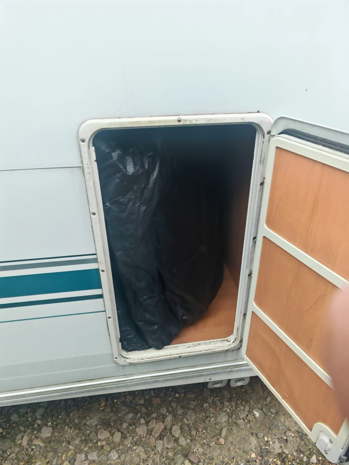 Каравана Swift Challenger 470 SE, снимка 13 - Каравани и кемпери - 54661325