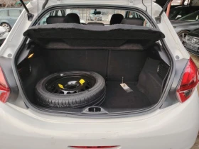 Peugeot 208 1.2i Газ-Бензин, снимка 10 - Автомобили и джипове - 52641928