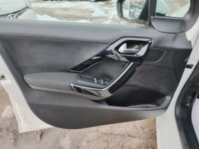 Peugeot 208 1.2i Газ-Бензин, снимка 14 - Автомобили и джипове - 52641928