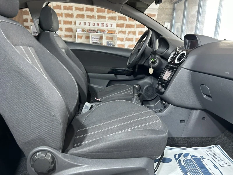 Opel Corsa SXI 1.2i NAVI, снимка 9 - Автомобили и джипове - 43658687