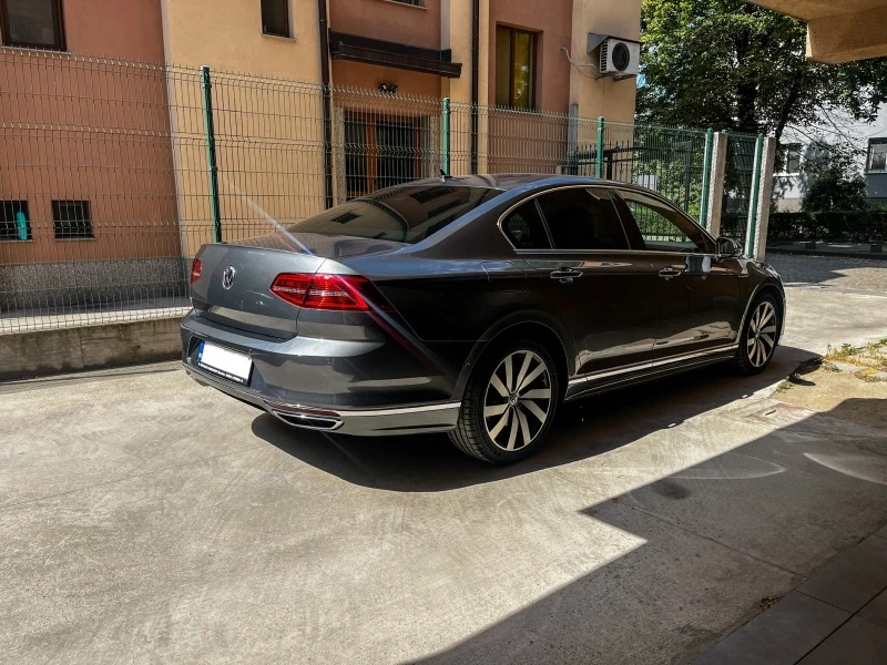 VW Passat BiTdi 3xRline, снимка 4 - Автомобили и джипове - 47056346